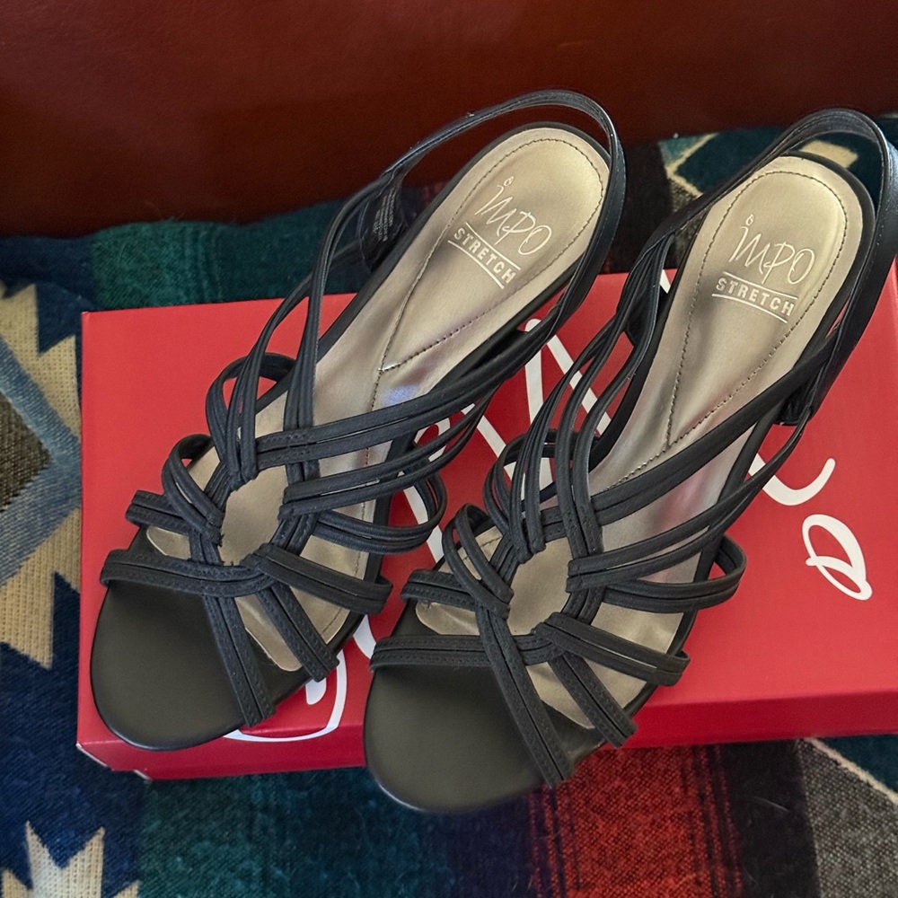 Impo Women's Elegant Black Strappy Sandals